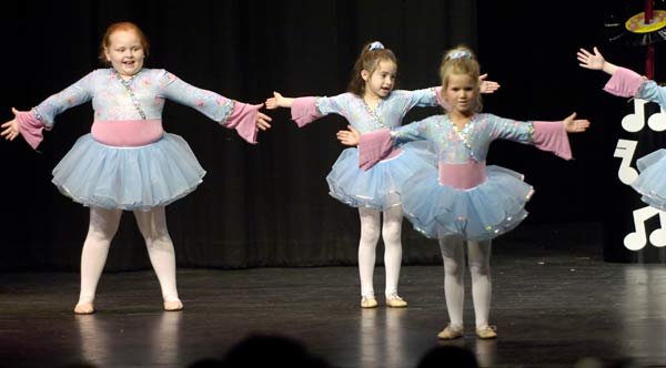 dance136web.jpg