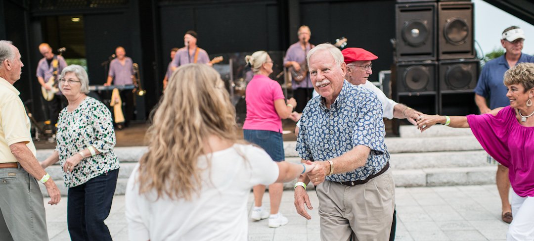 holidayband120804365.jpg
