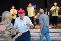 holidayband13088132_small.jpg