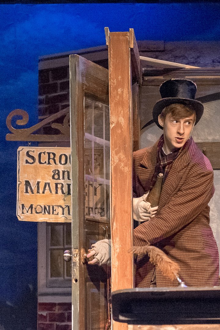 christmascarol13122420.jpg