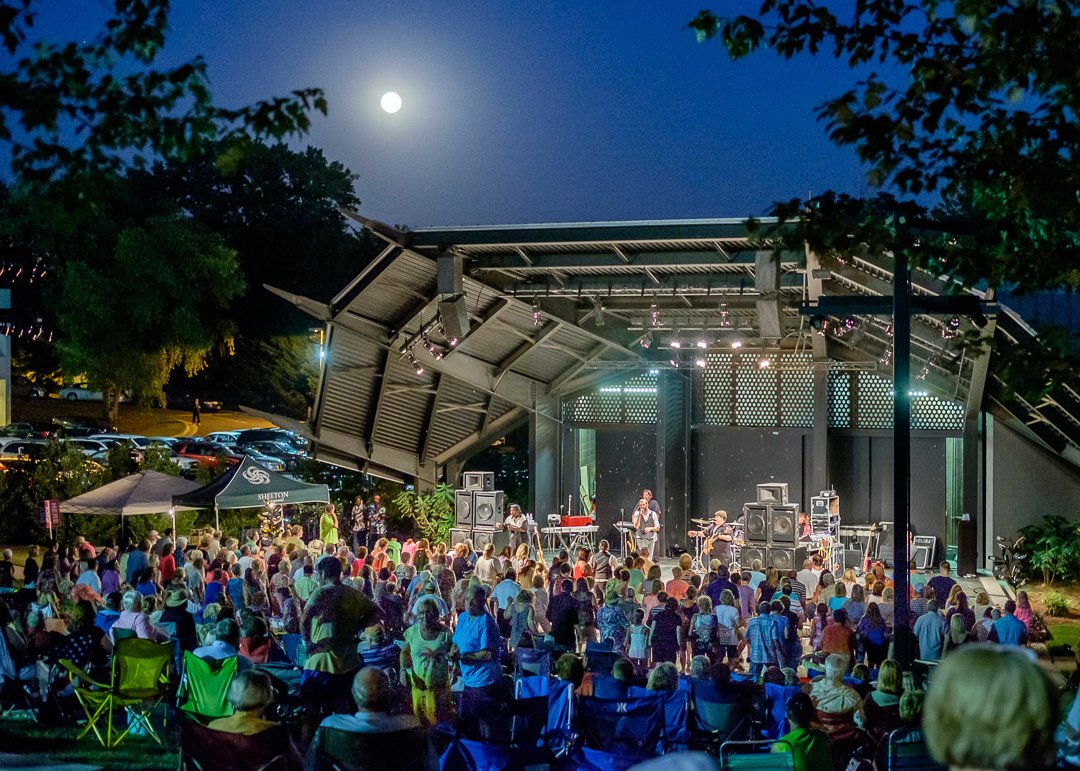 holidayband15073.jpg