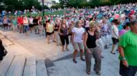 shakers15078447_small.jpg