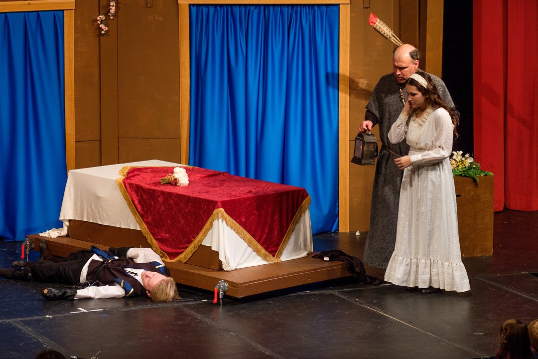 romeoandjuliet17107250.jpg