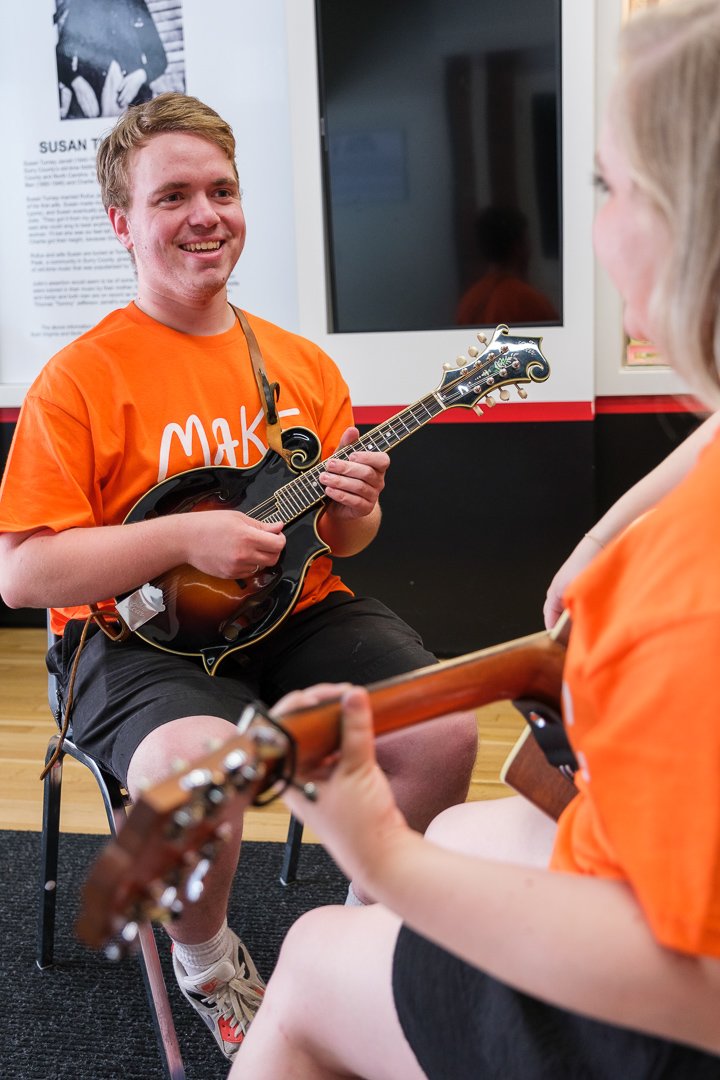 makemusicmayberry2406123.jpg