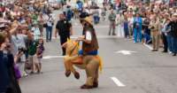 parade11099295_small.jpg