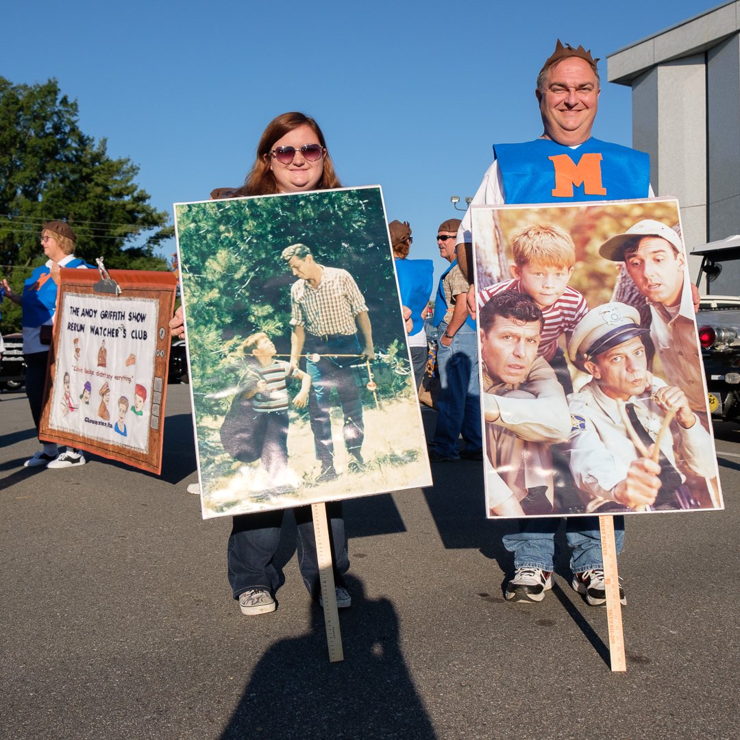parade16091768.jpg