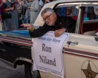 parade_32477_small.jpg