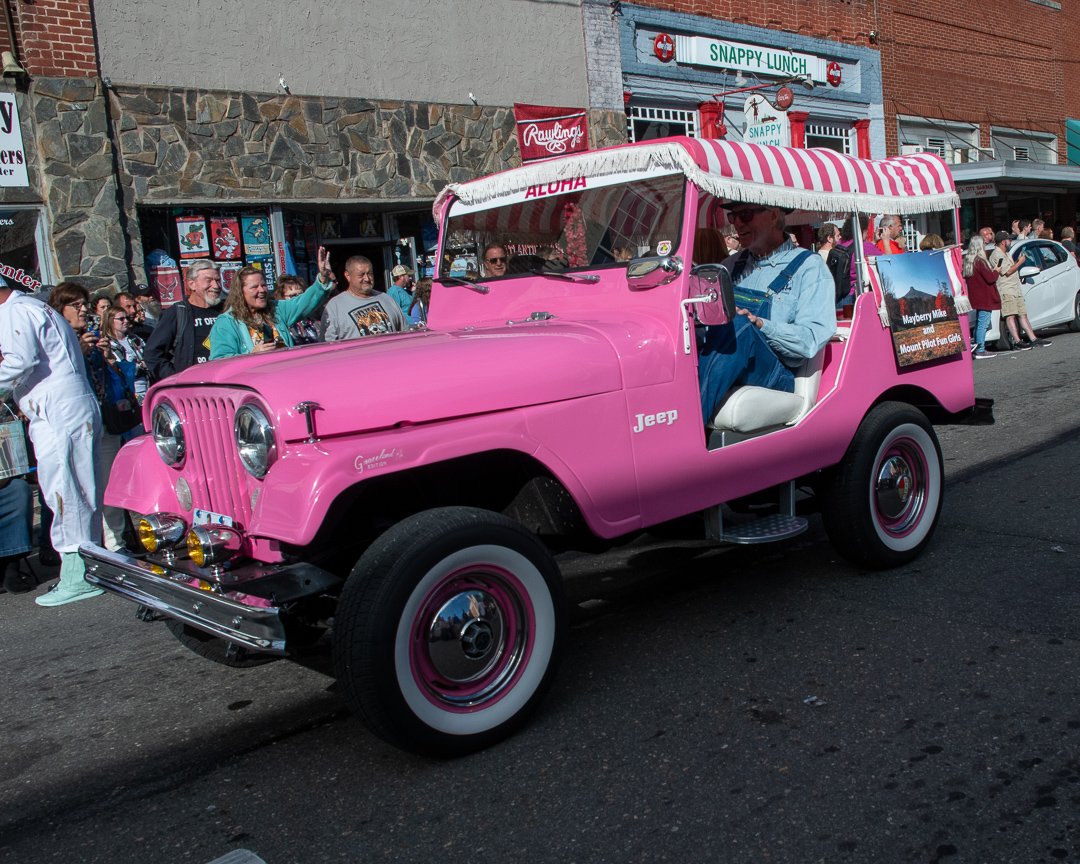 parade_32533.jpg