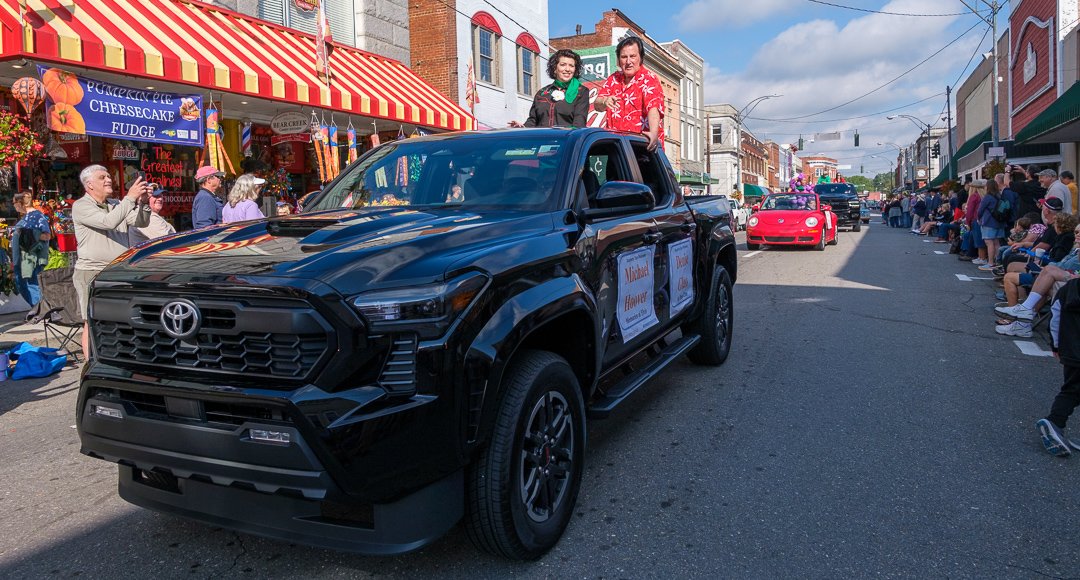 parade240938.jpg