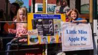 parade240952_small.jpg